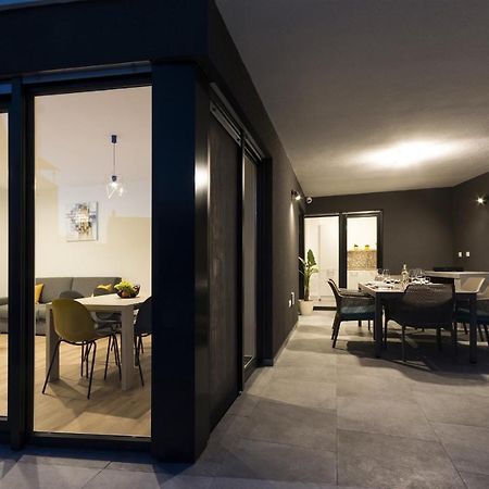 Modern 3-Bedroom Villa With A Private Pool PUY Eksteriør bilde