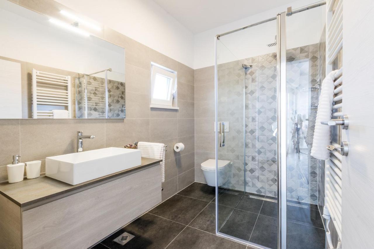 Modern 3-Bedroom Villa With A Private Pool PUY Eksteriør bilde