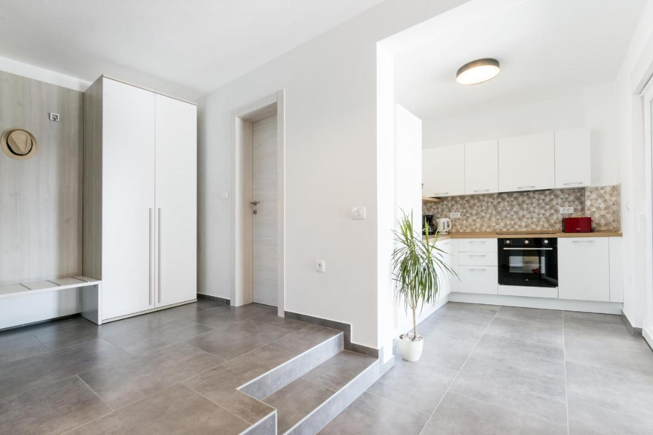 Modern 3-Bedroom Villa With A Private Pool PUY Eksteriør bilde